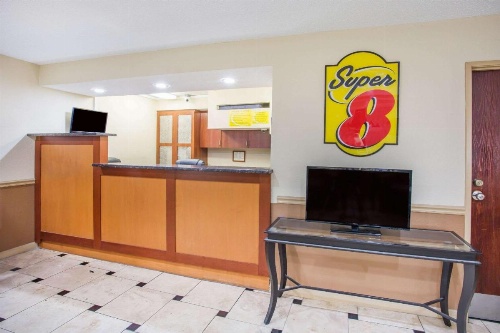 Super 8 by Wyndham Harrisonburg image 8