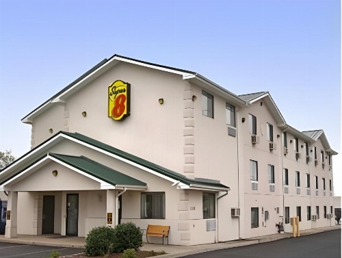 Super 8 by Wyndham Harrisonburg image 13