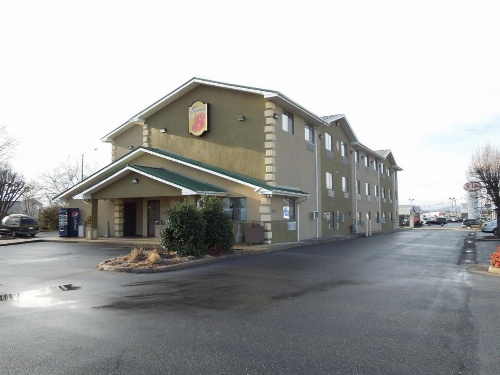 Super 8 by Wyndham Harrisonburg image 14